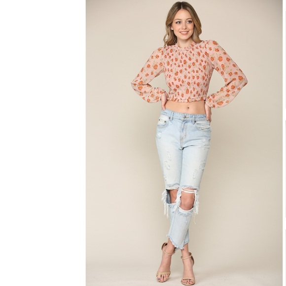 ILLA ILLA Rosie Smocked Cropped Blouse - Picture 5 of 12